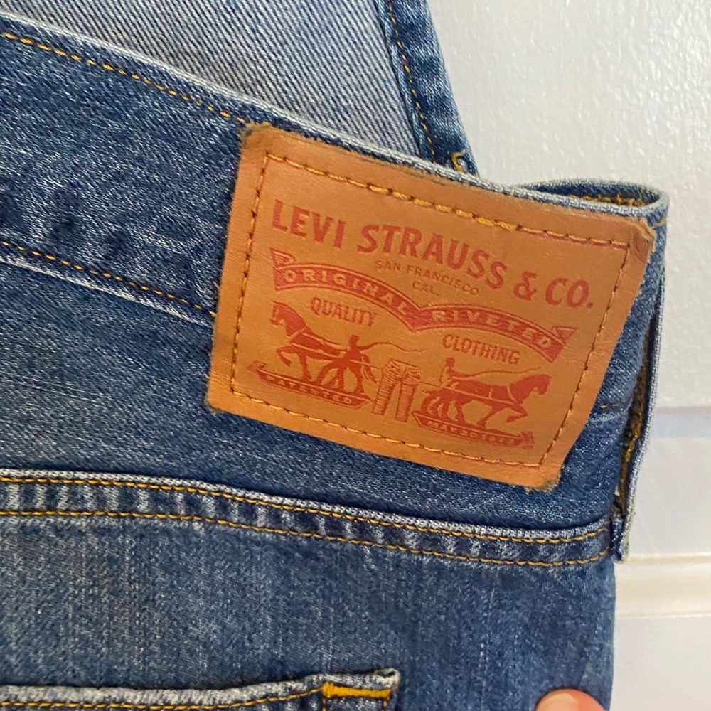 Levi's Women’s Denim Overalls straight leg blue pockets distressed boho hippie - Picture 7 of 13